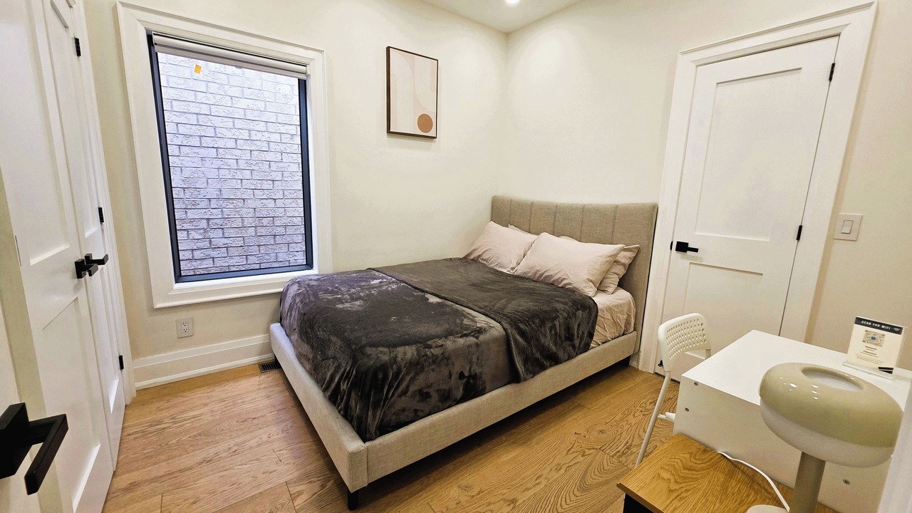 Photo of Bedroom in Woodbine Gardens