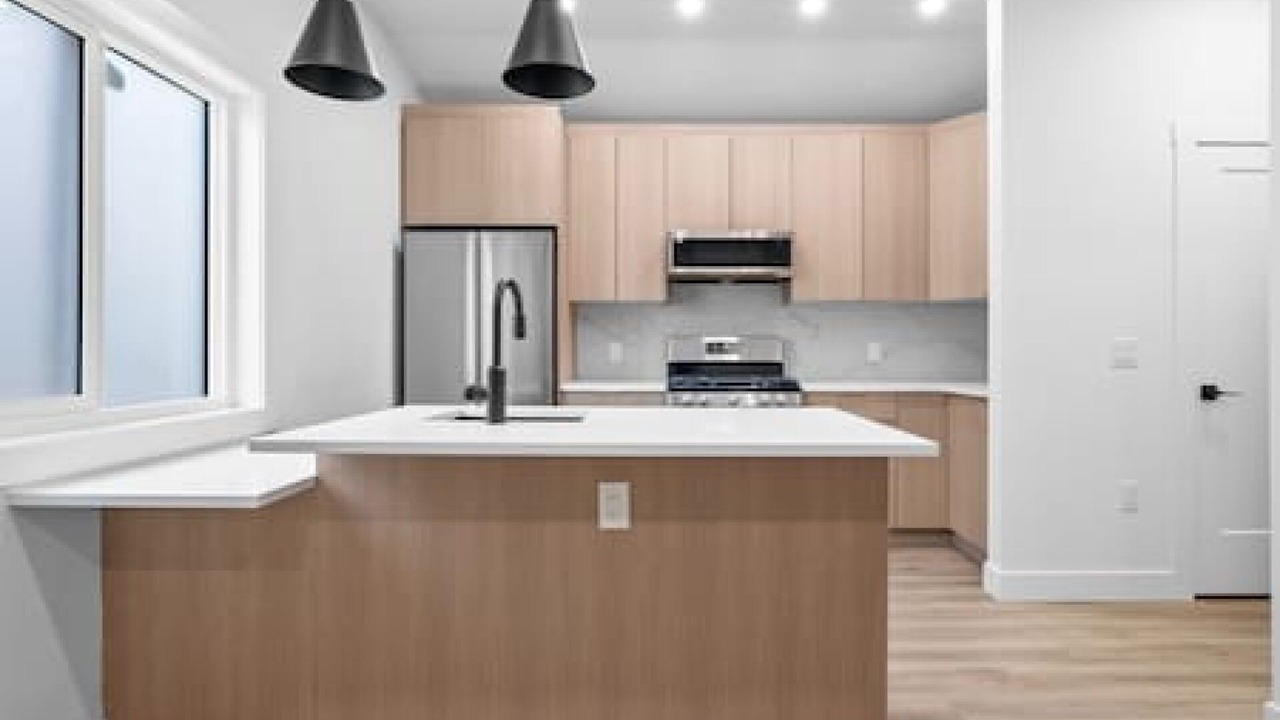 Photo of Kitchen in Banff Trail