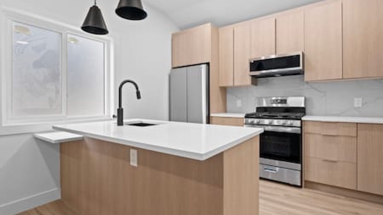 Photo of Kitchen in Banff Trail