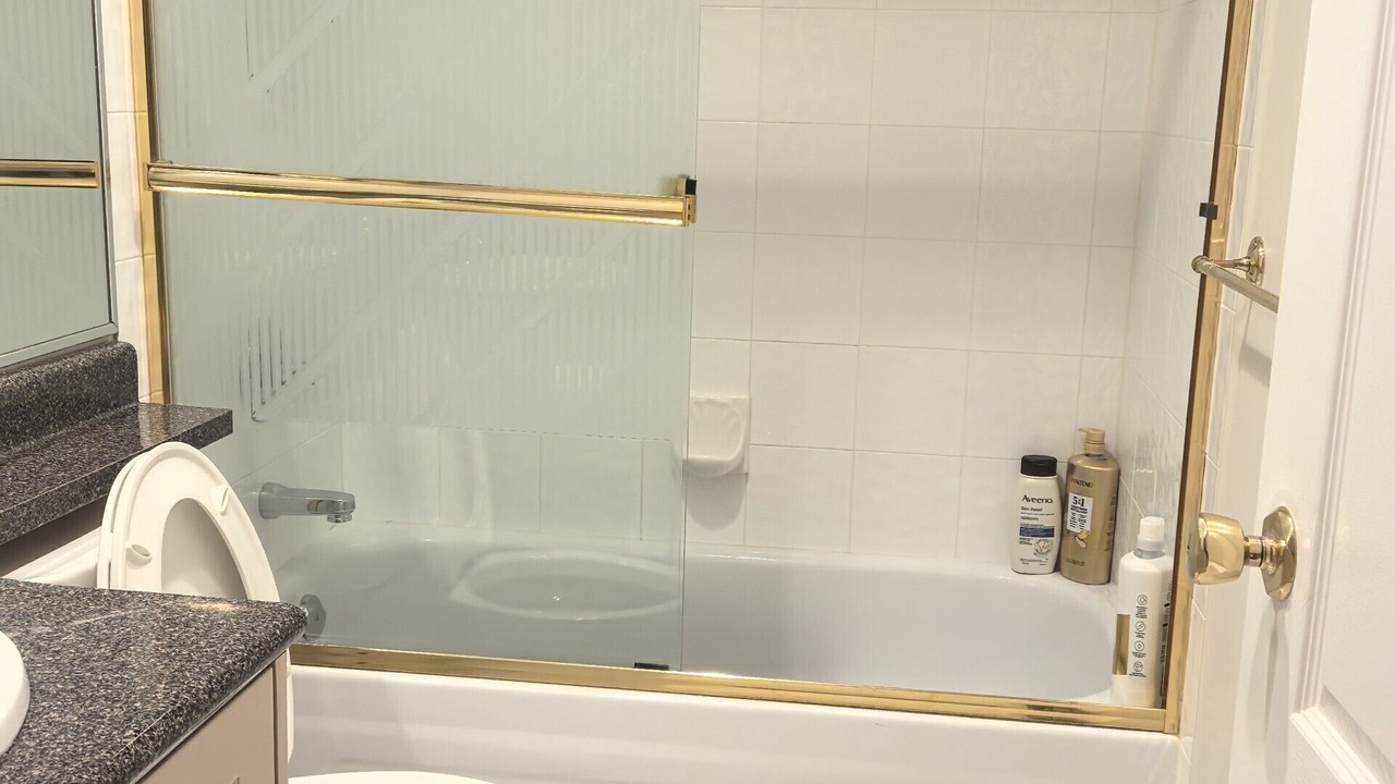 Photo of Bathroom in Arbutus Ridge