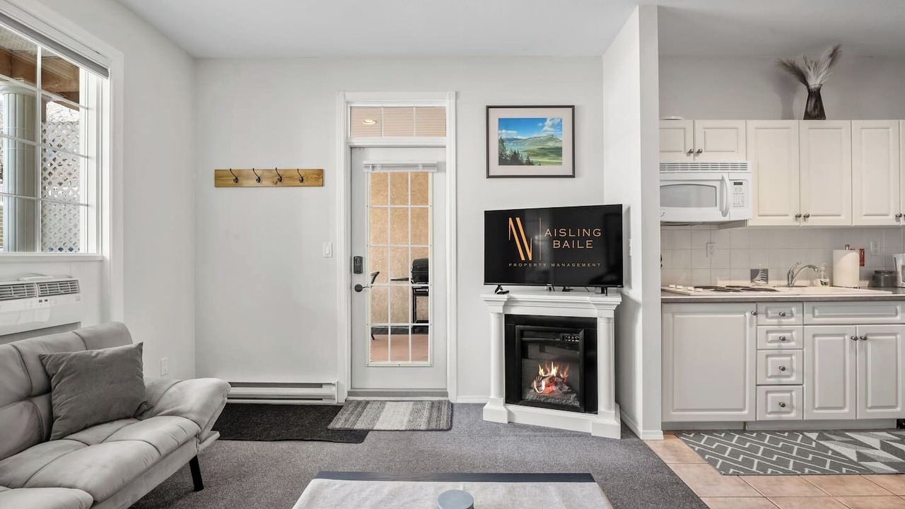 Photo of Livingroom in East Kootenay