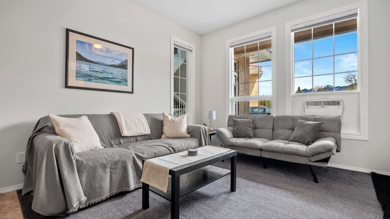 Photo of Livingroom in East Kootenay