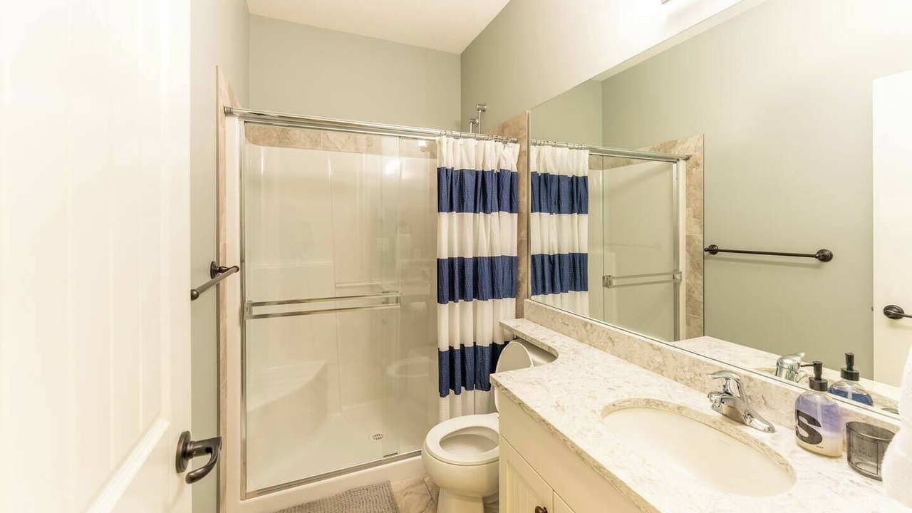 Photo of Bathroom in Okanagan-Similkameen