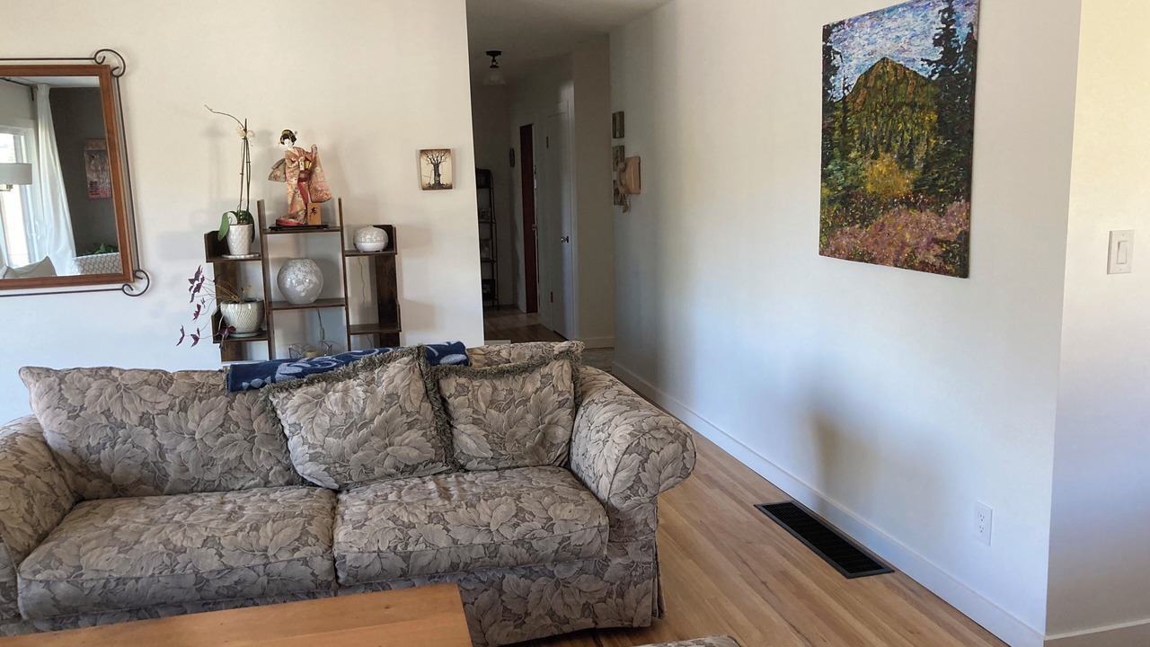 Photo of Livingroom in Central Okanagan