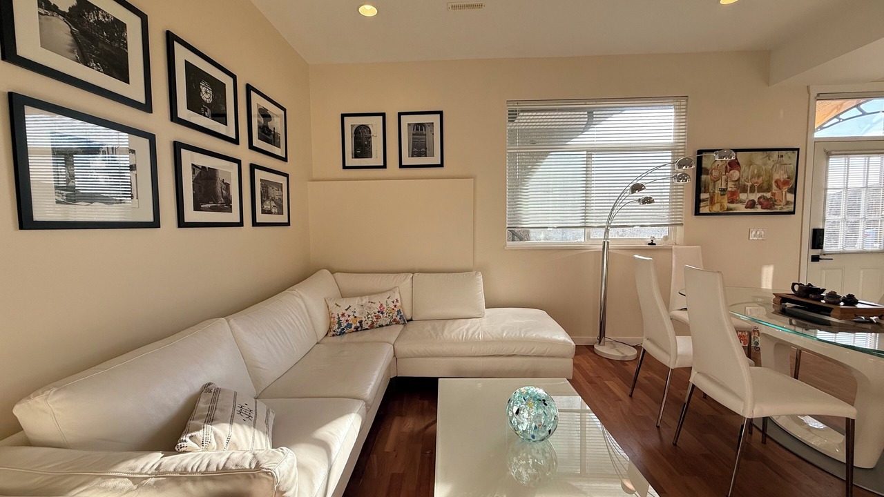 Photo of Livingroom in Burnaby