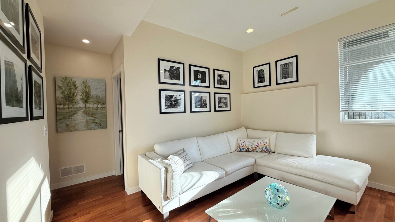 Photo of Livingroom in Burnaby