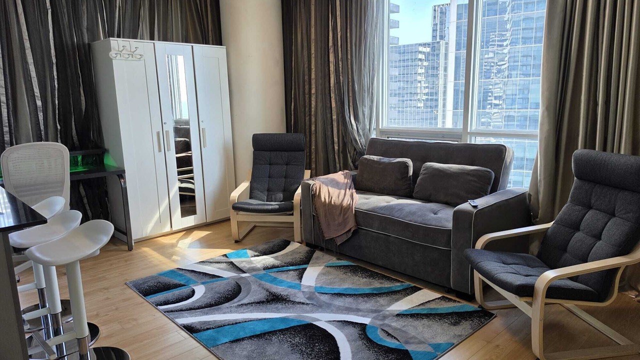 Photo of Livingroom in Toronto Entertainment District