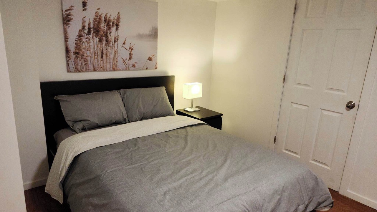Photo of Bedroom in Cote-Des-Neiges—Notre-Dame-De-Grace