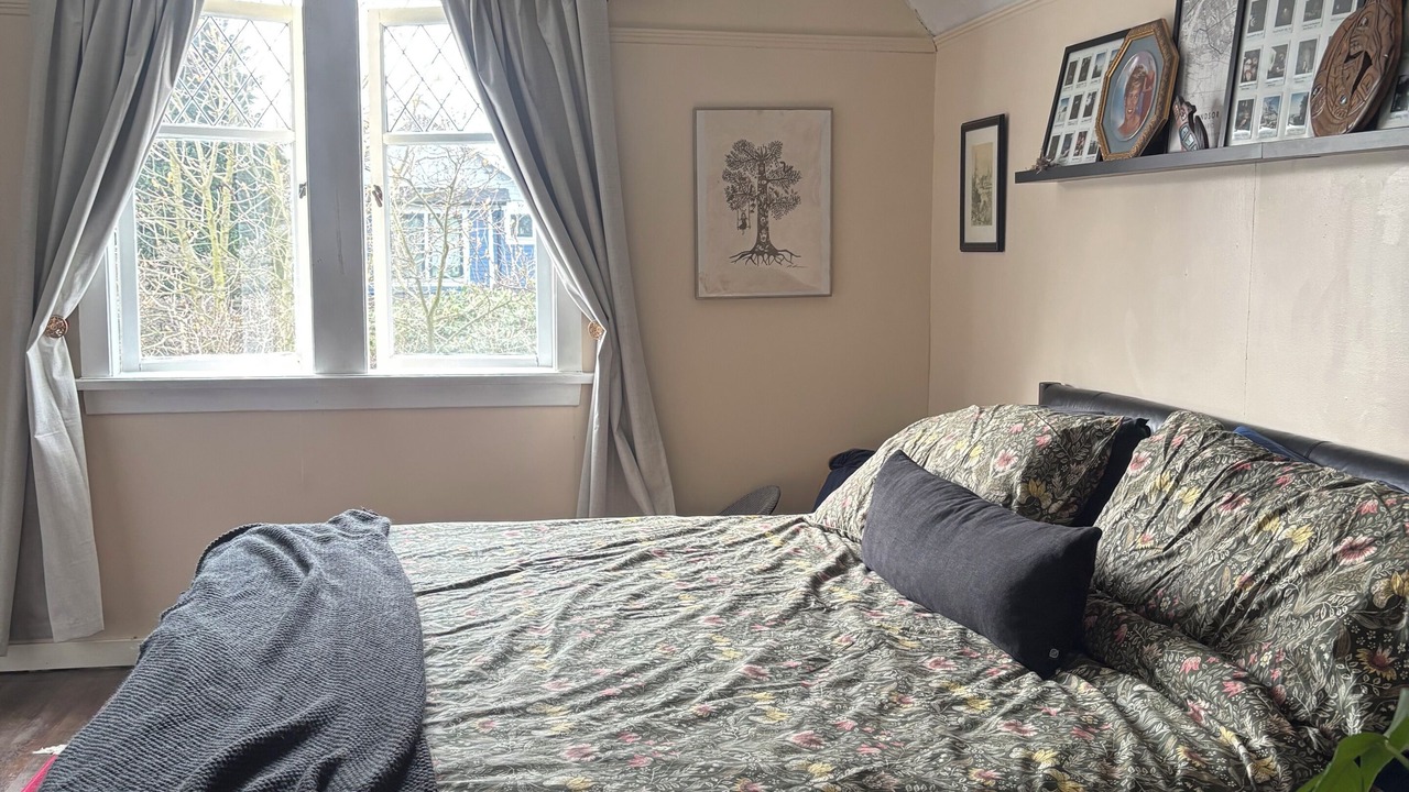 Photo of Bedroom in Kensington-Cedar Cottage
