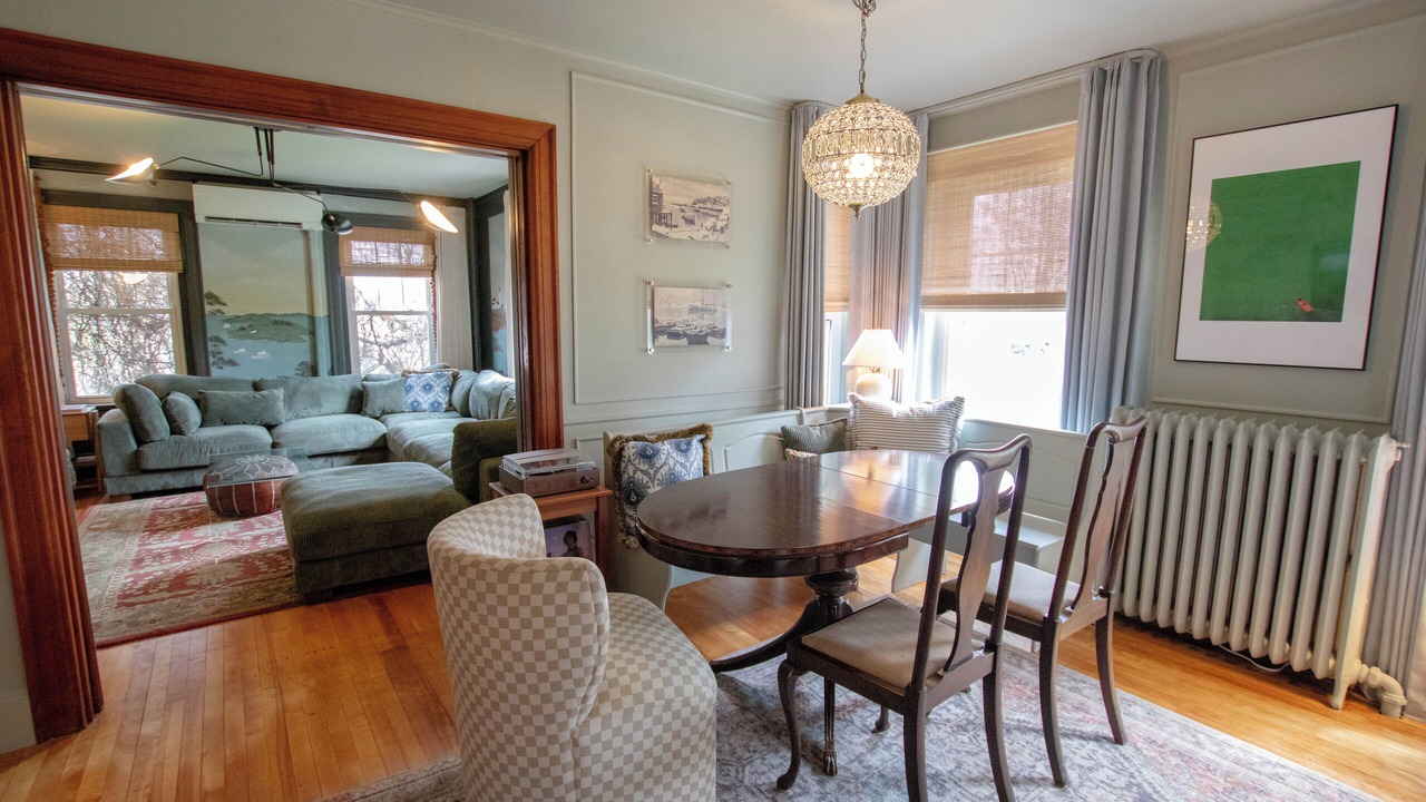 Photo of Livingroom in Rosemont