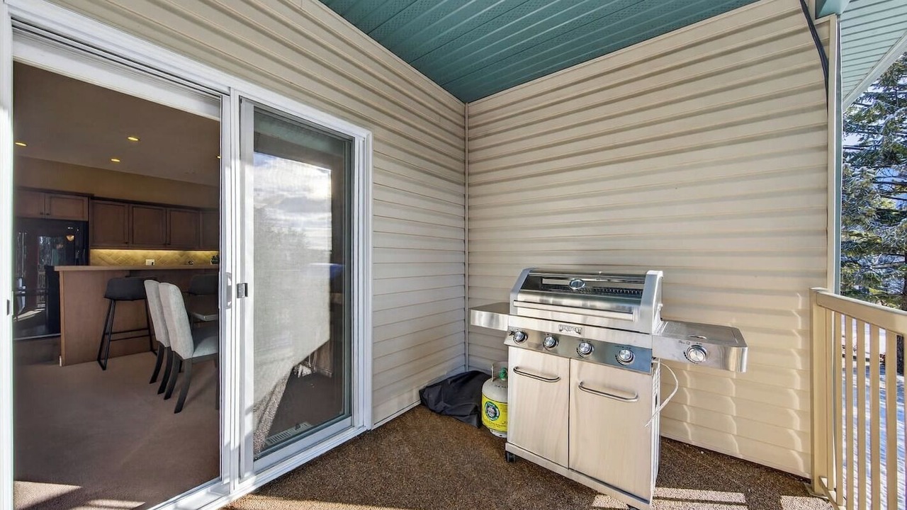 Photo of Patio Balcony in East Kootenay