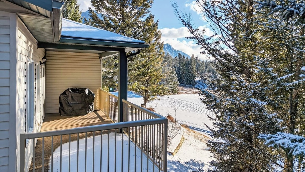 Photo of Patio Balcony in East Kootenay