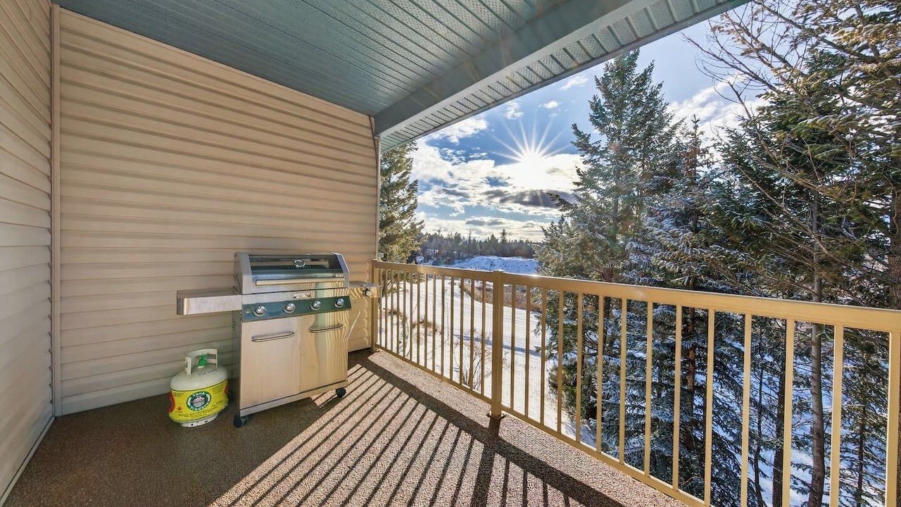Photo of Patio Balcony in East Kootenay