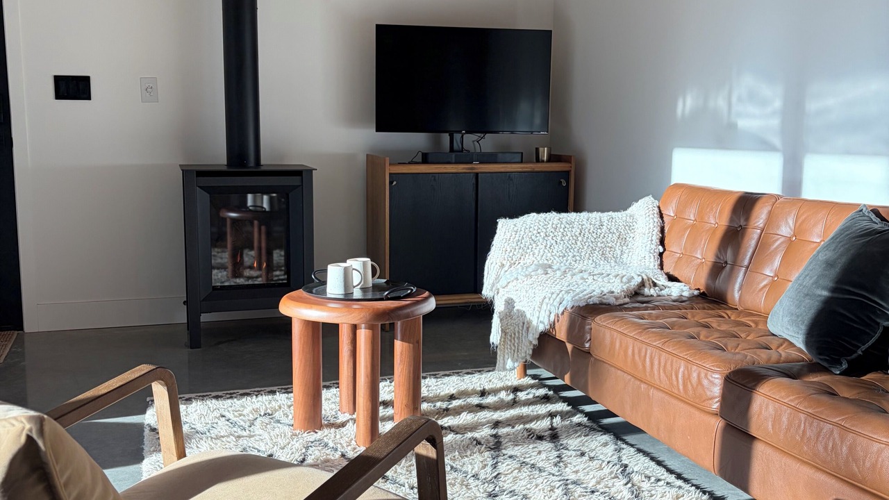 Photo of Livingroom in Lake Cowichan