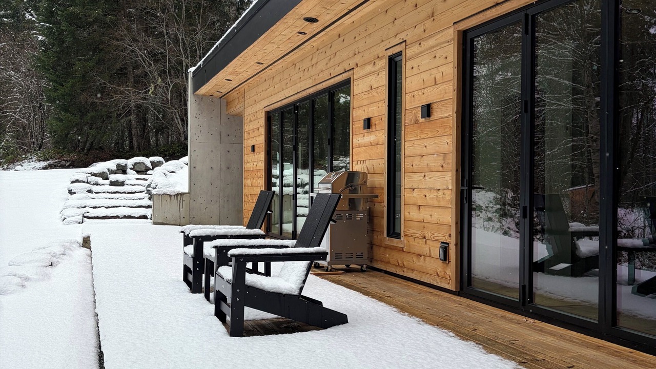 Photo of Patio Balcony in Lake Cowichan