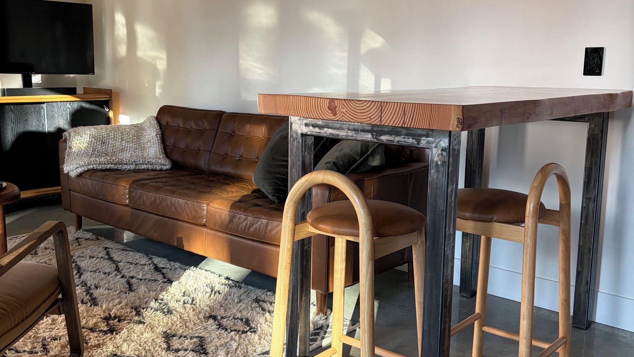 Photo of Livingroom in Lake Cowichan