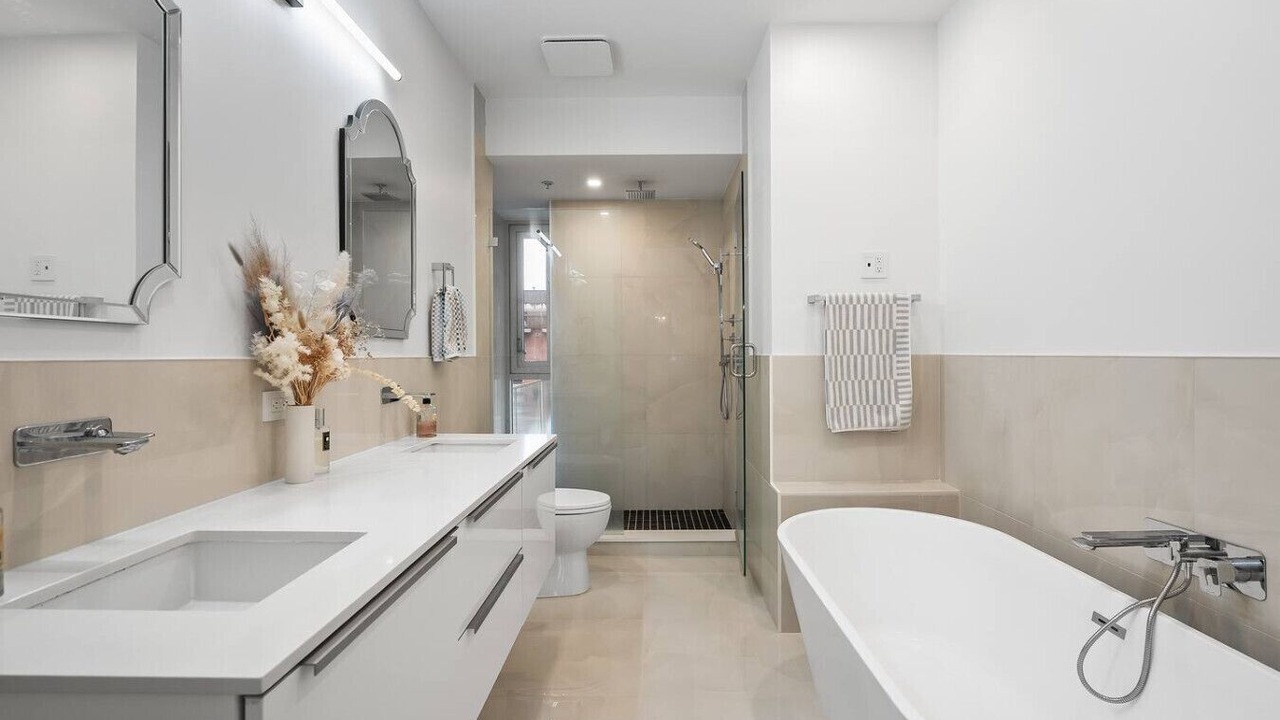 Photo of Bathroom in Chinatown