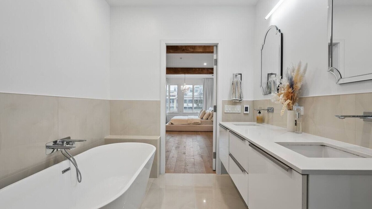 Photo of Bathroom in Chinatown
