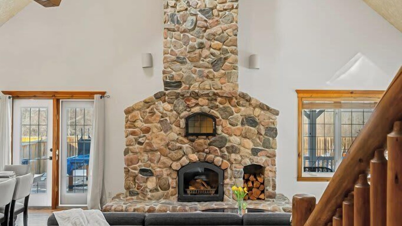 Photo of Bedroom in Sylvan Lake