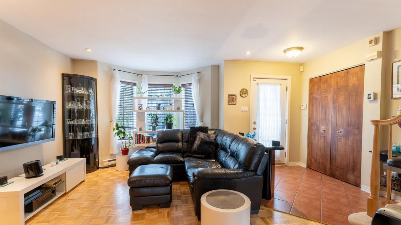 Photo of Livingroom in Laval