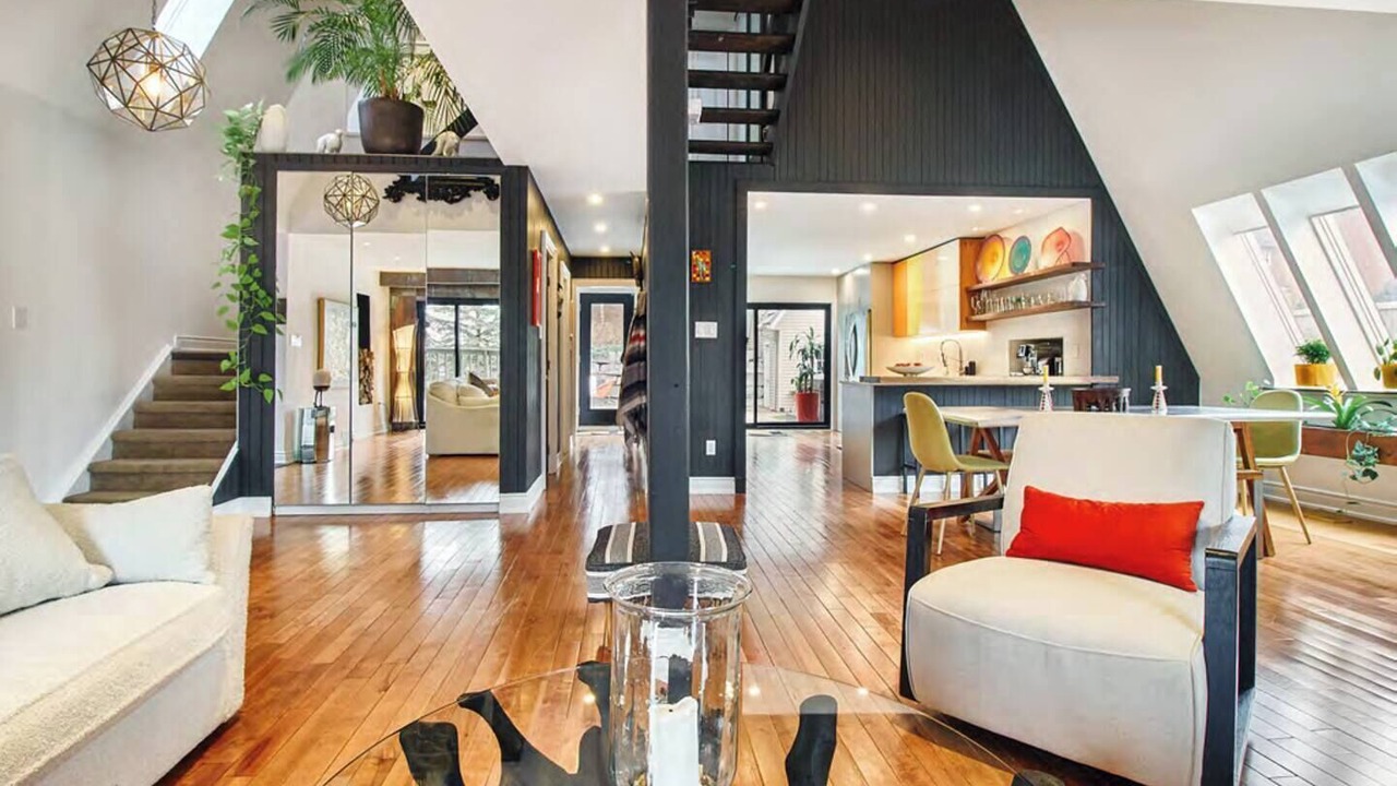 Photo of Livingroom in Scugog