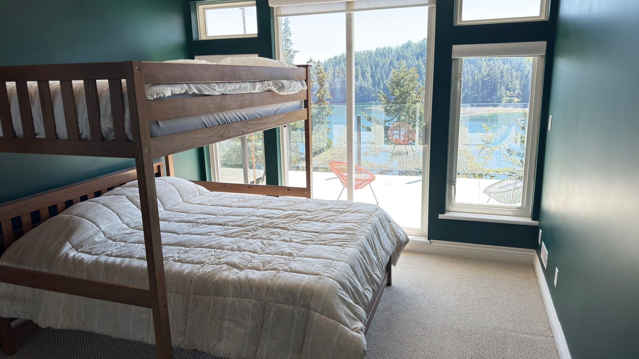 Photo of Bedroom in Bowen Island