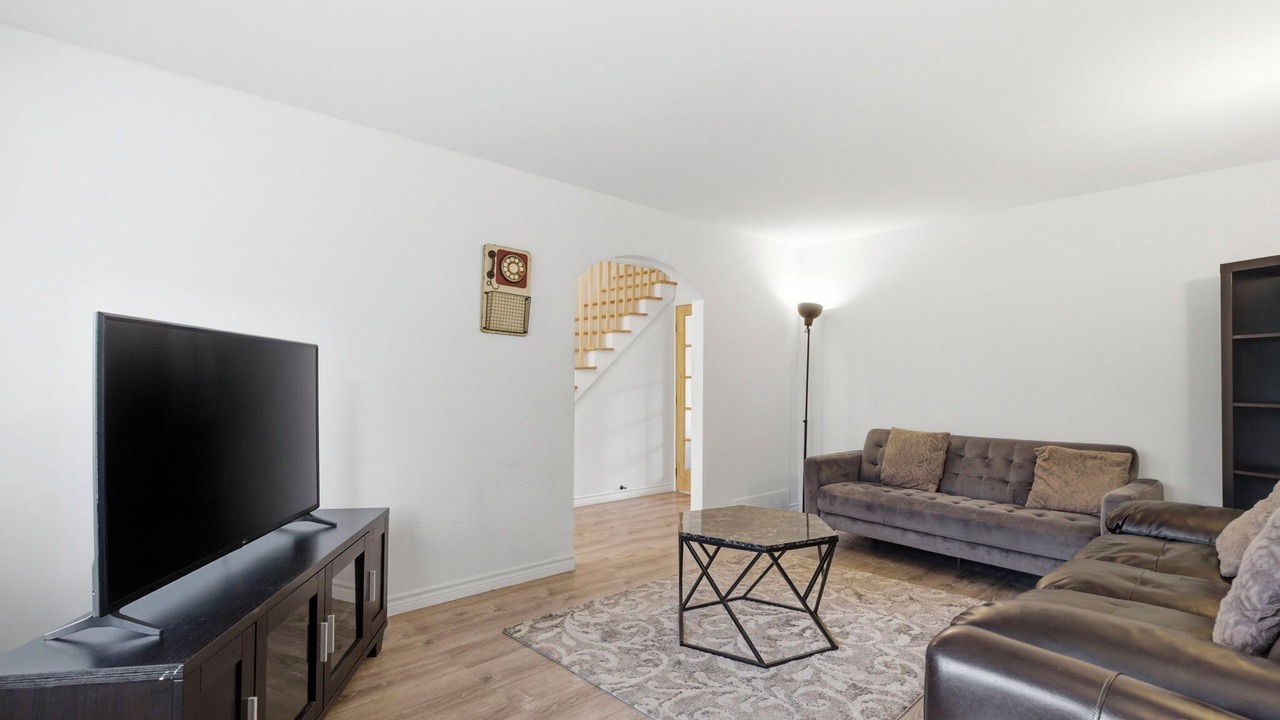 Photo of Livingroom in Brossard