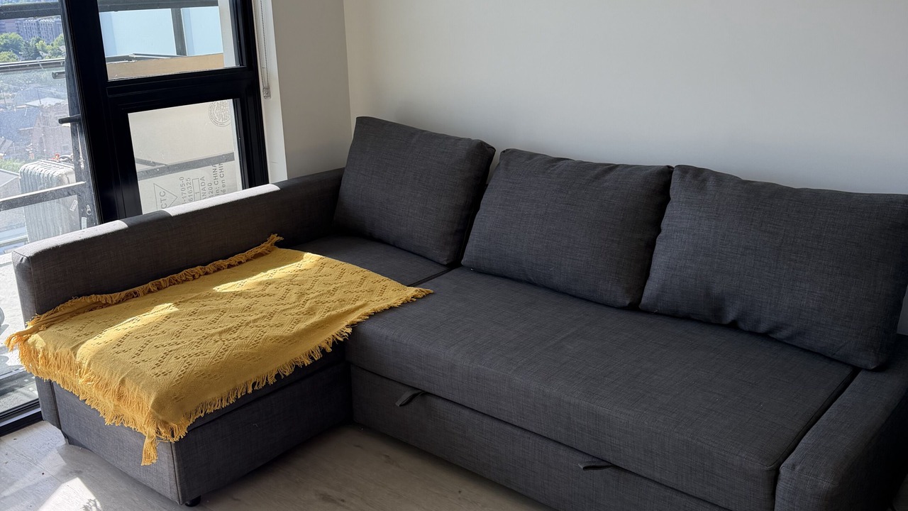 Photo of Livingroom in Downtown Kelowna