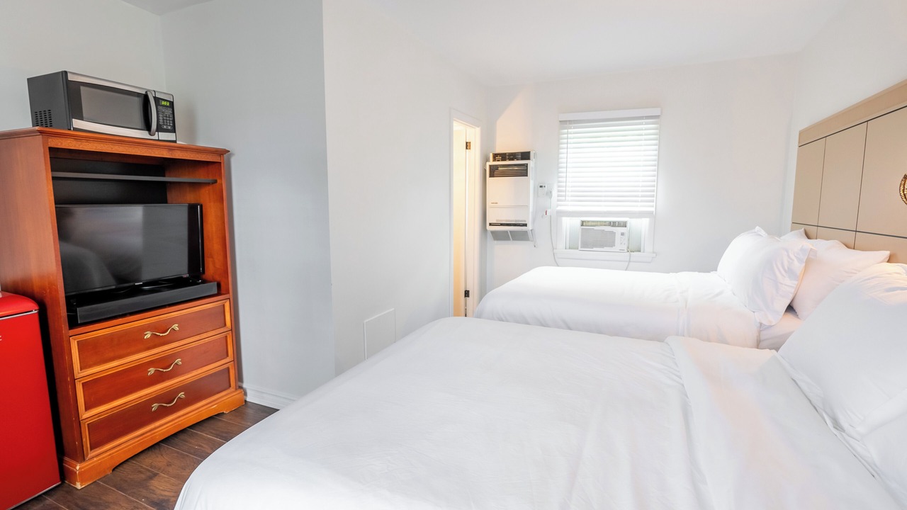Photo of Bedroom in Lambton Shores
