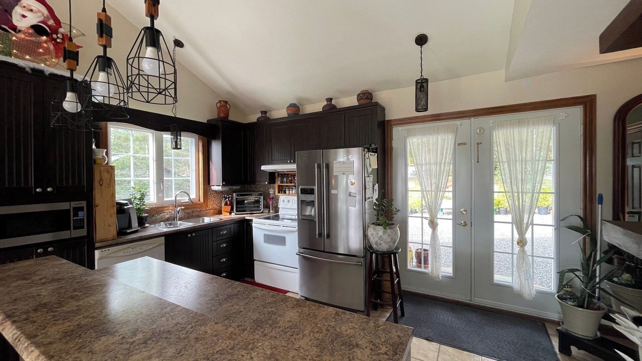 Photo of Kitchen in Lac-Saint-Jean-Est Regional County Municipality