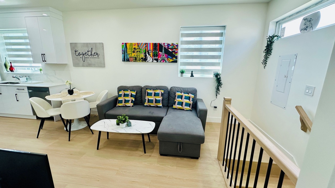 Photo of Livingroom in East Clayton