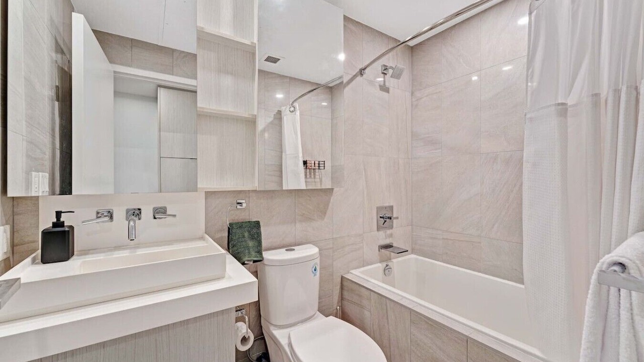 Photo of Bathroom in Byward Market - Parliament Hill