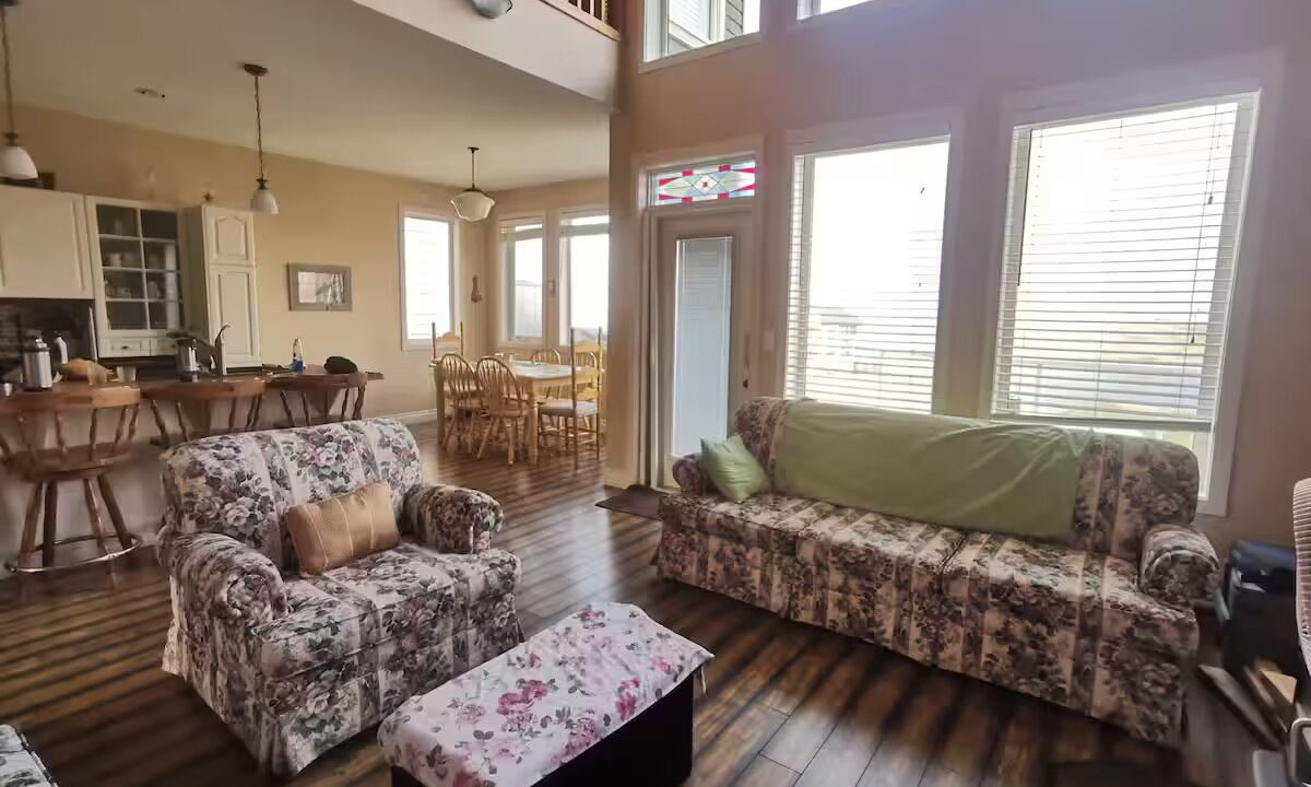 Photo of Livingroom in Vulcan County