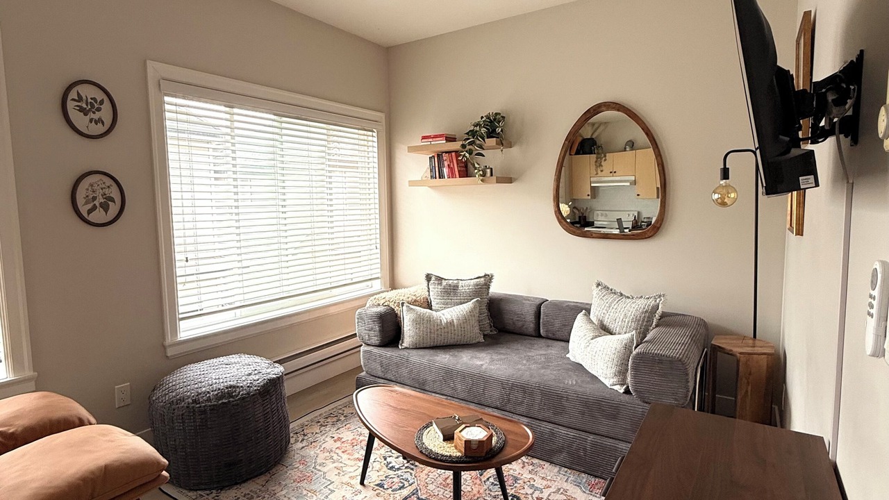 Photo of Livingroom in East Clayton