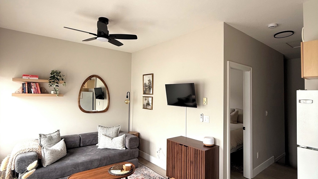 Photo of Livingroom in East Clayton
