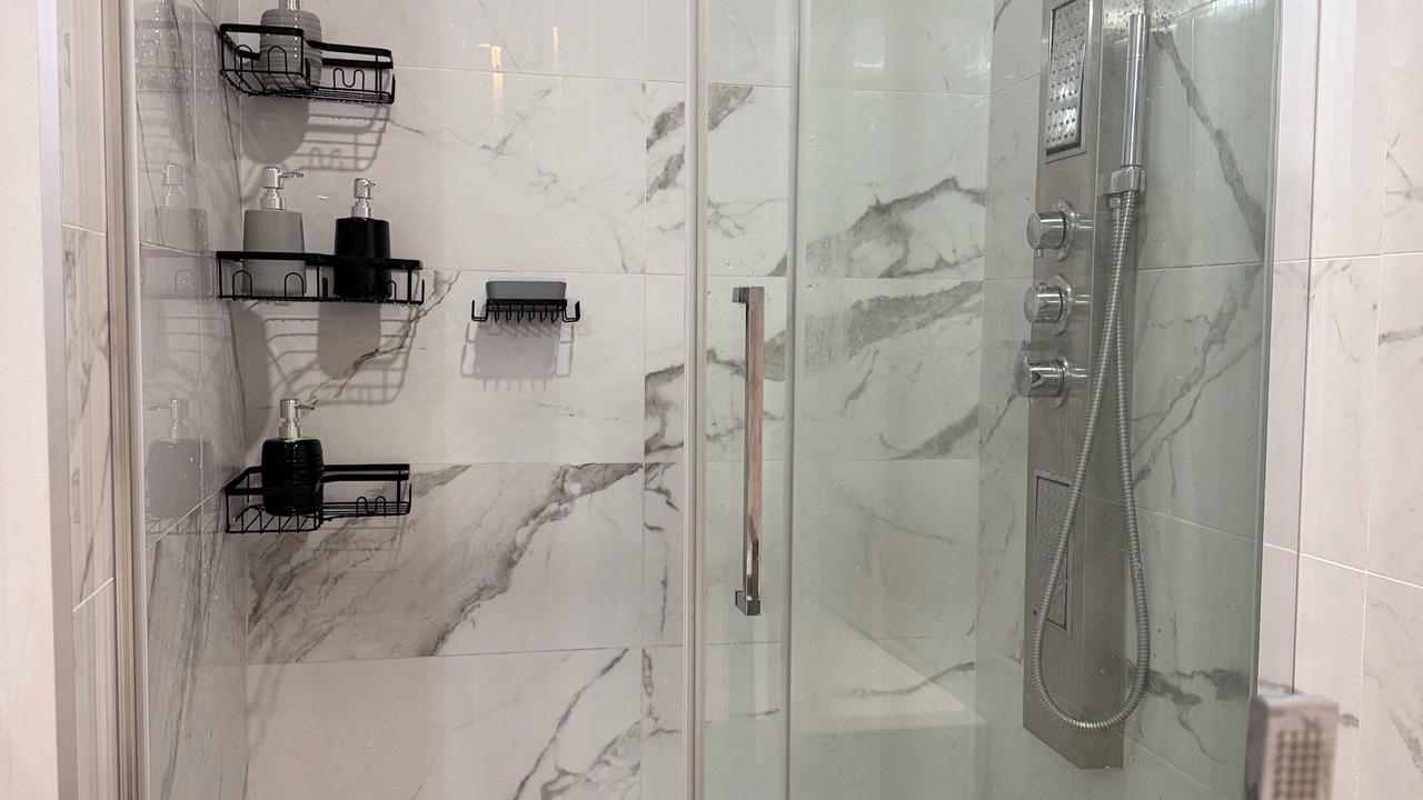Photo of Bathroom in Saint-Augustin-de-Desmaures