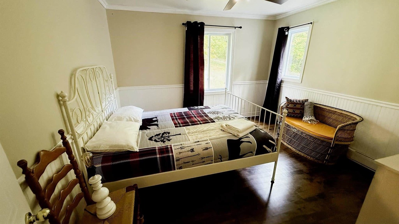 Photo of Bedroom in Mandeville
