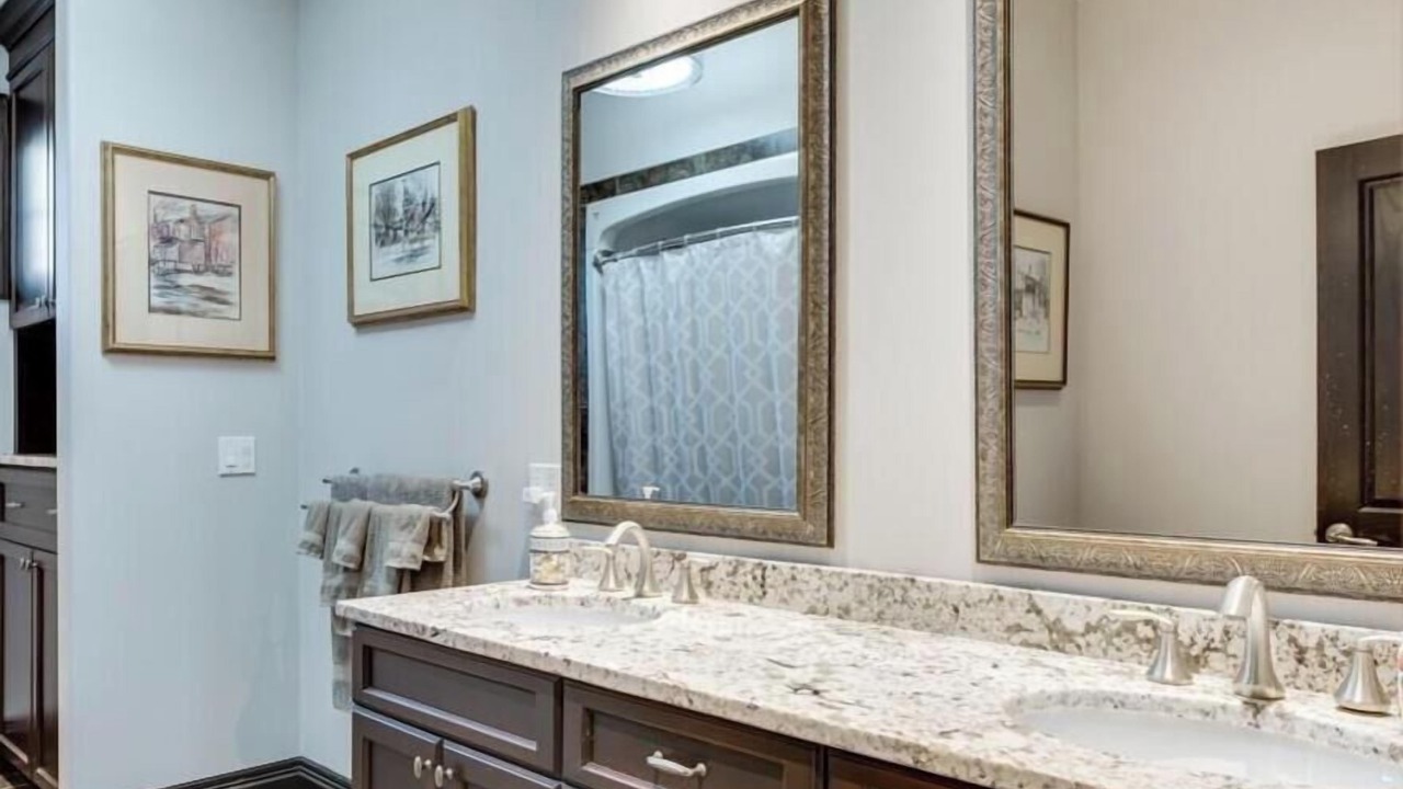 Photo of Bathroom in Fort Erie
