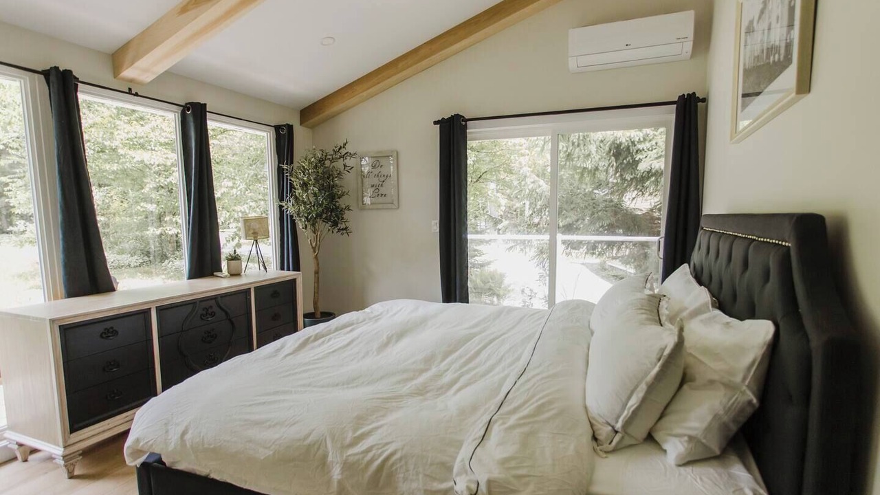 Photo of Bedroom in East Hants
