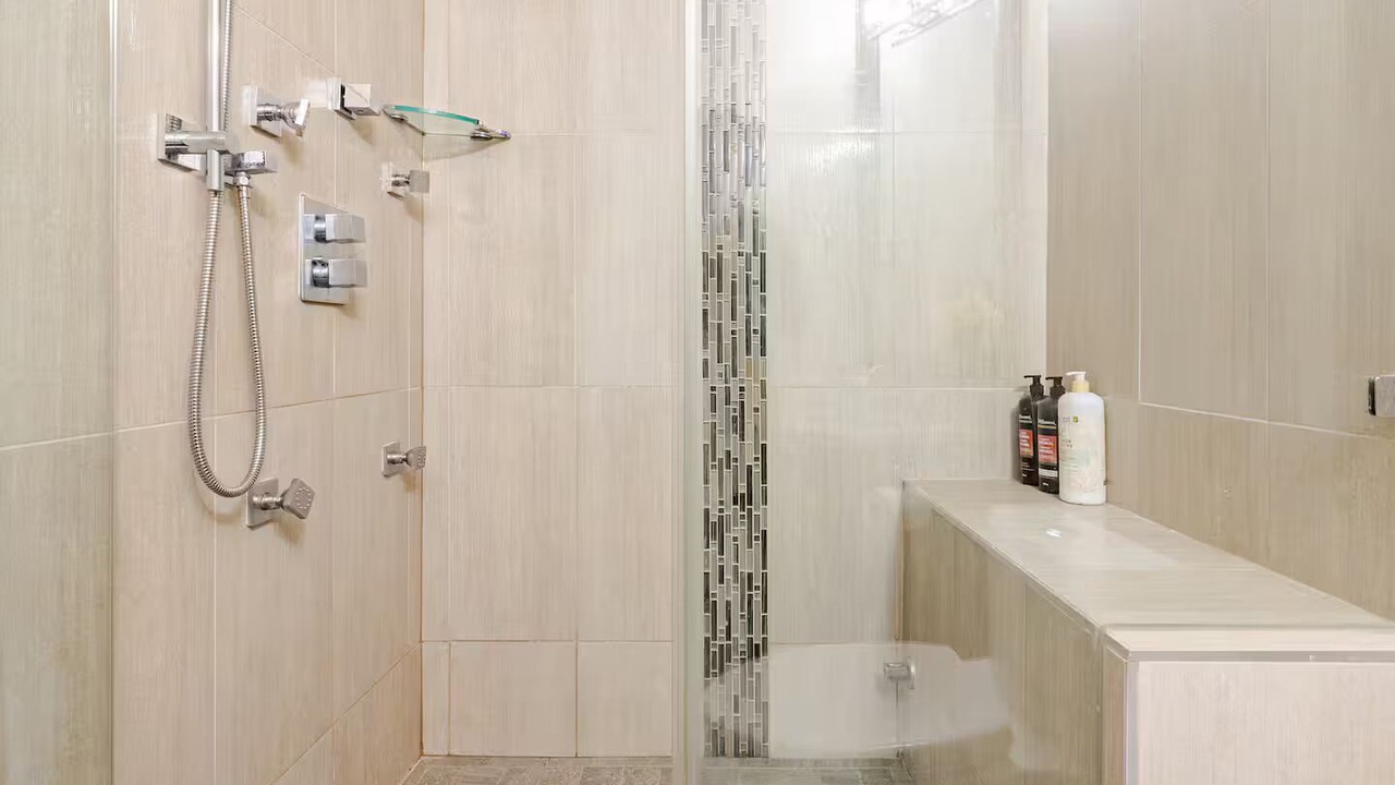 Photo of Bathroom in Upper Lonsdale