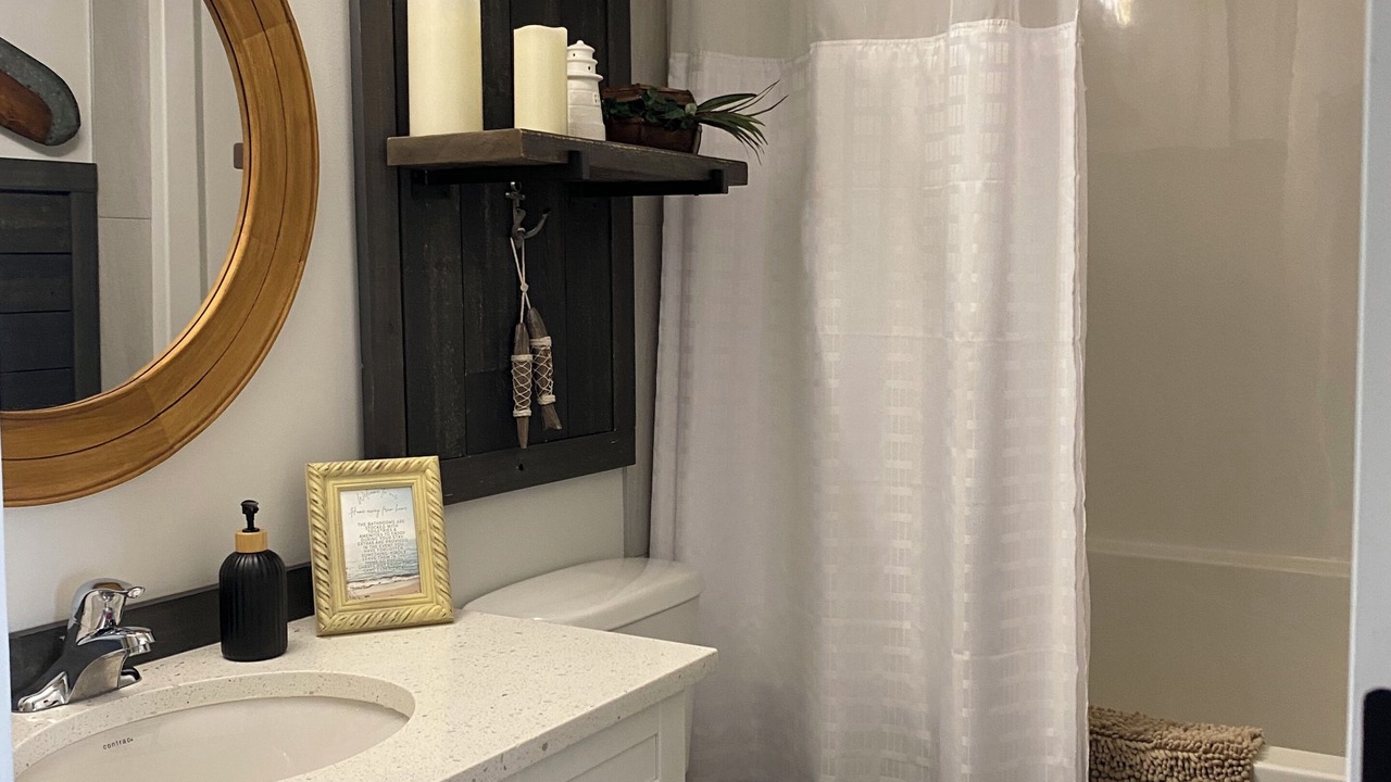 Photo of Bathroom in Sylvan Lake