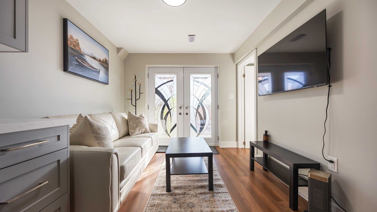 Photo of Livingroom in Clairlea - Birchmount