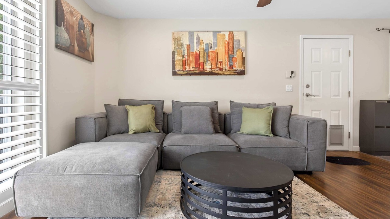 Photo of Livingroom in Newton