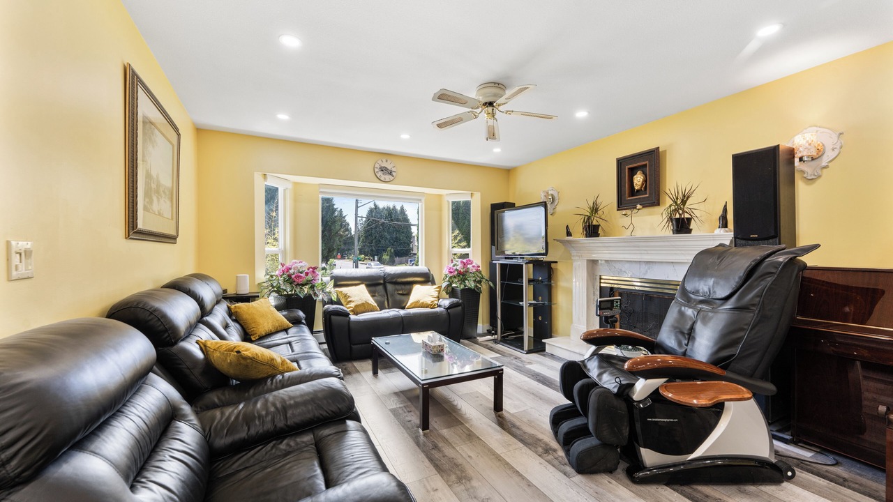 Photo of Livingroom in Fleetwood