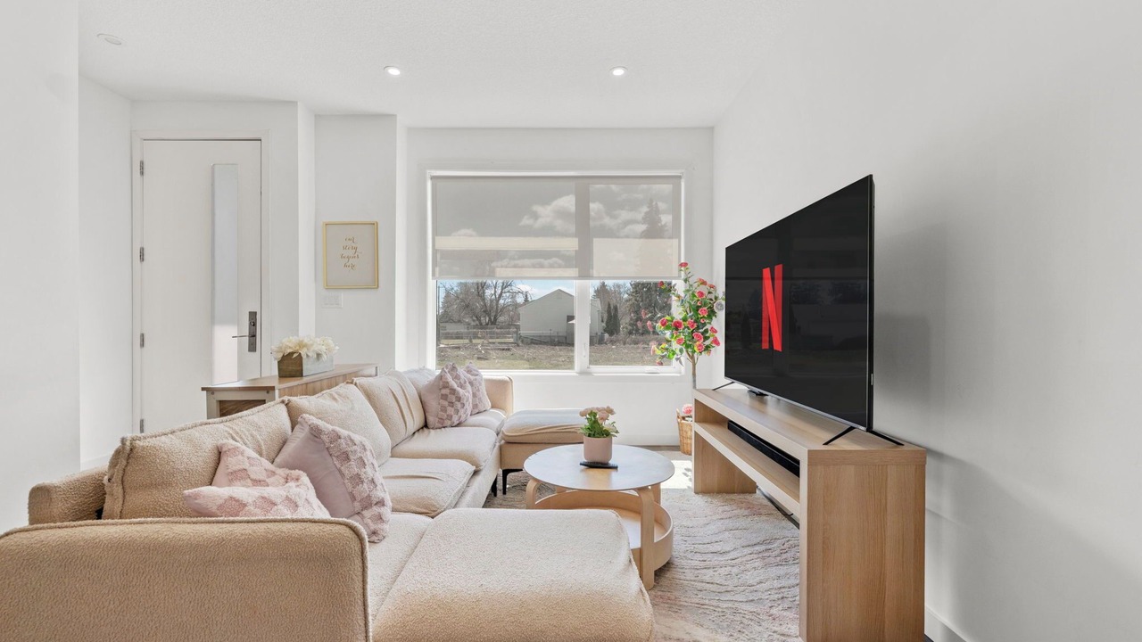 Photo of Livingroom in Jasper Place