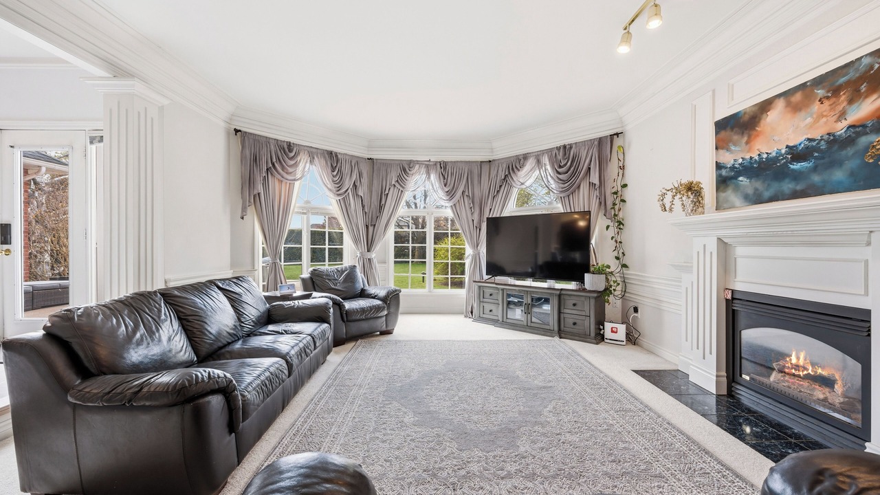 Photo of Livingroom in Sarnia
