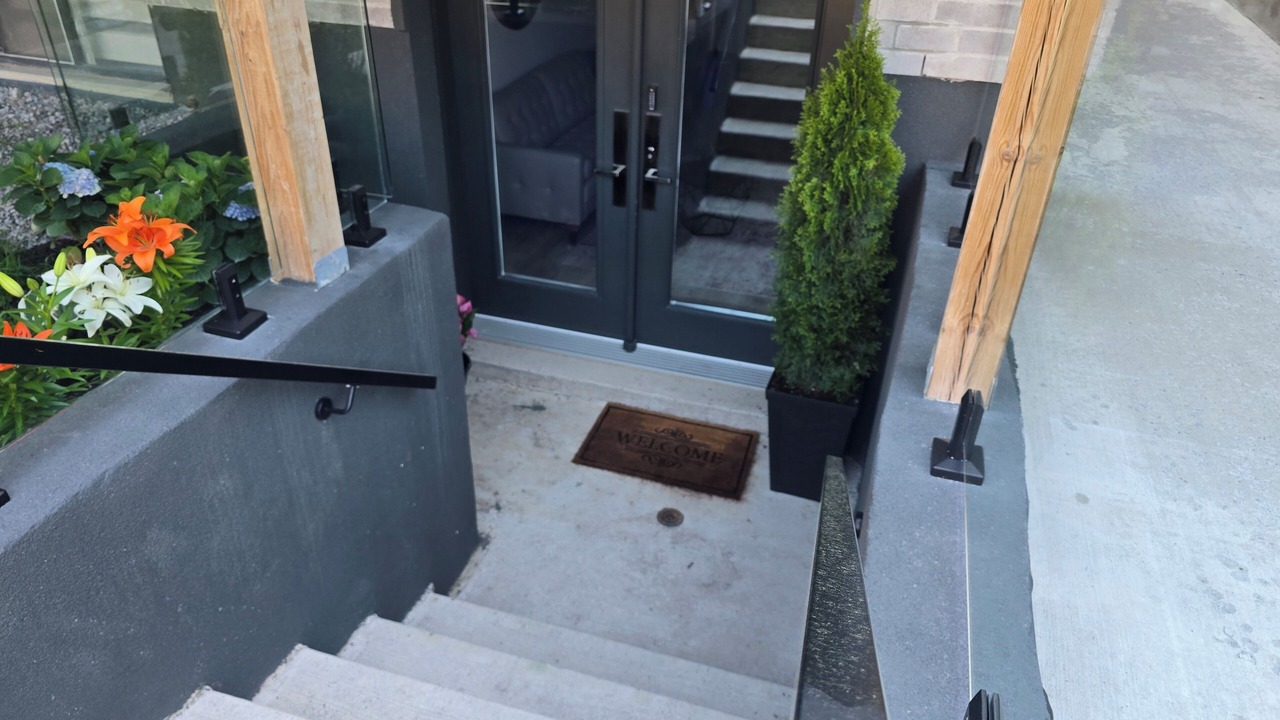 Photo of Outdoor in Birch Cliff Heights
