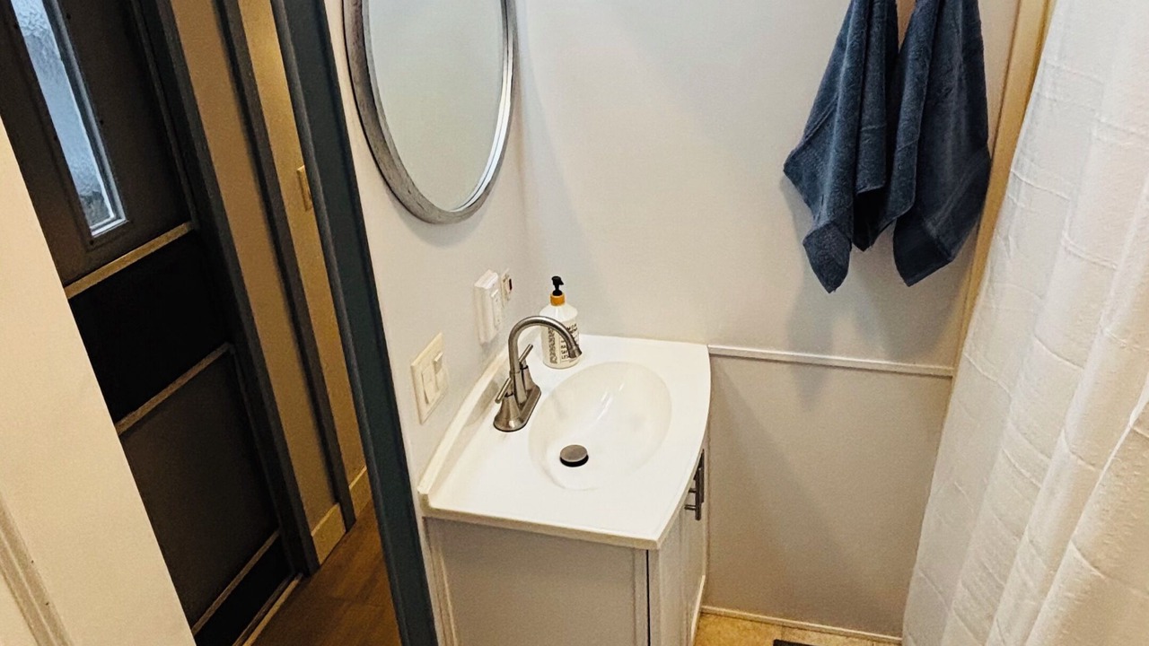 Photo of Bathroom in Lindell Beach