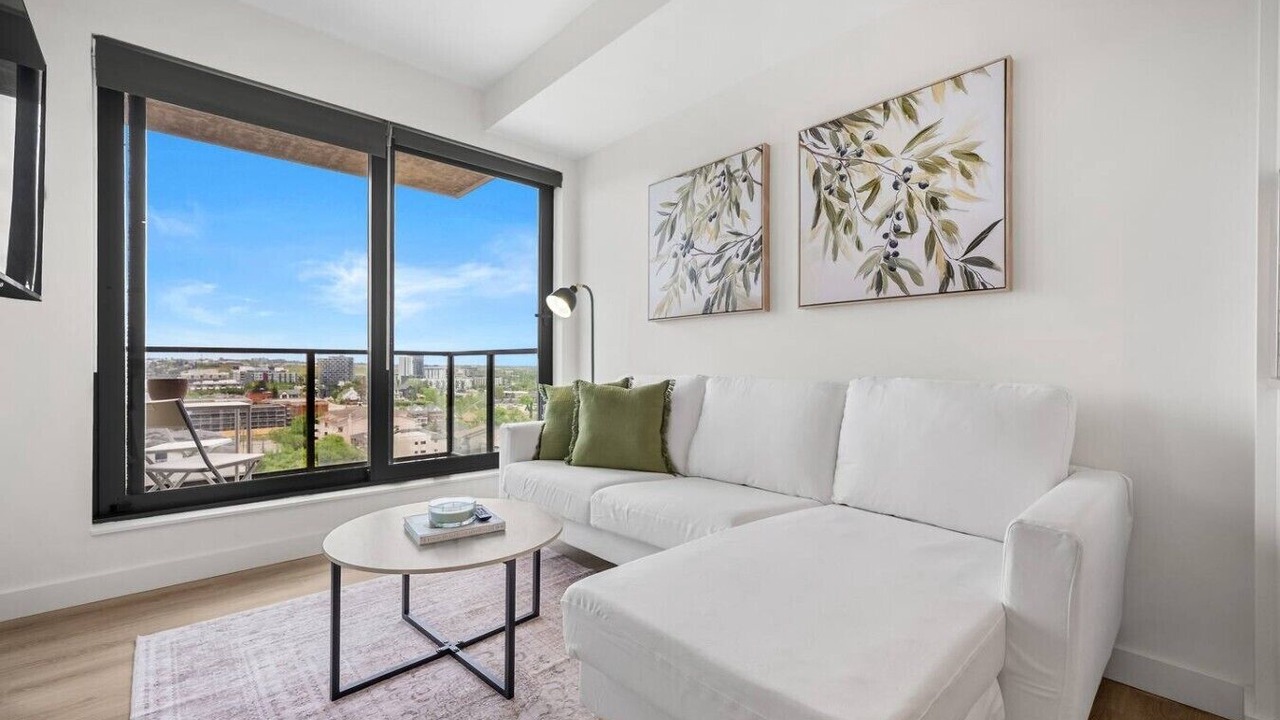 Photo of Livingroom in Crescent Heights
