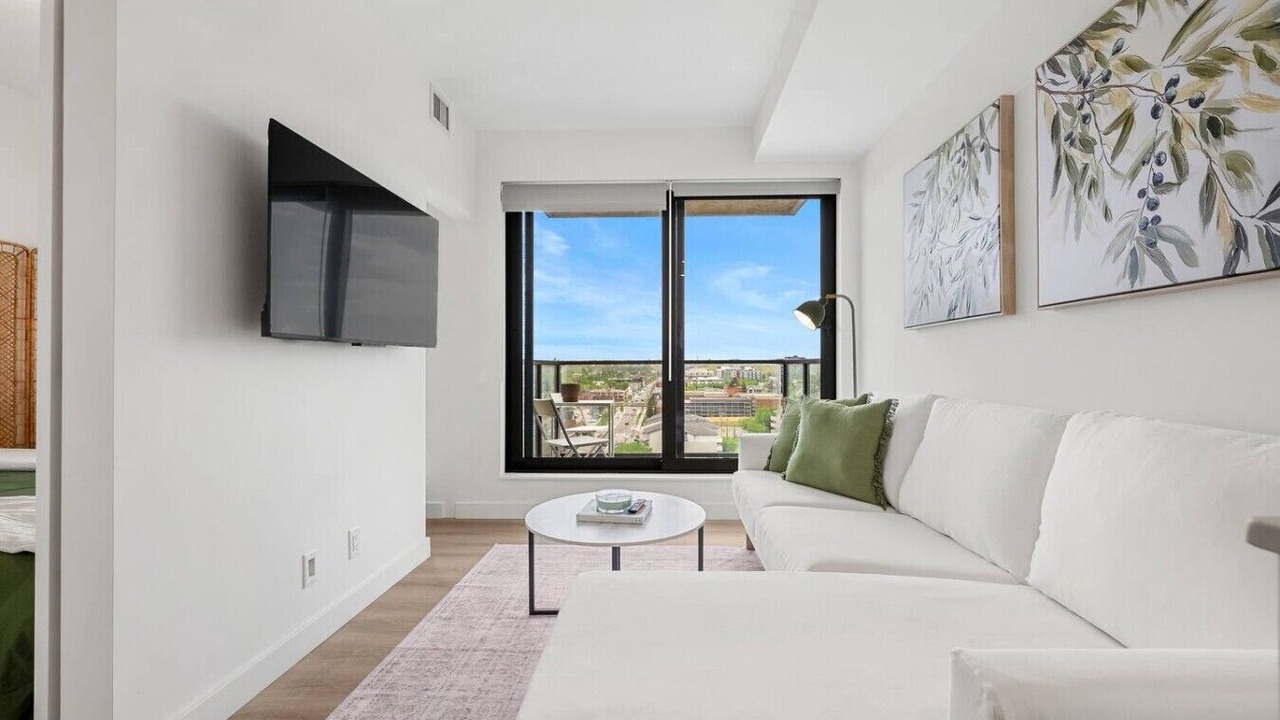Photo of Livingroom in Crescent Heights